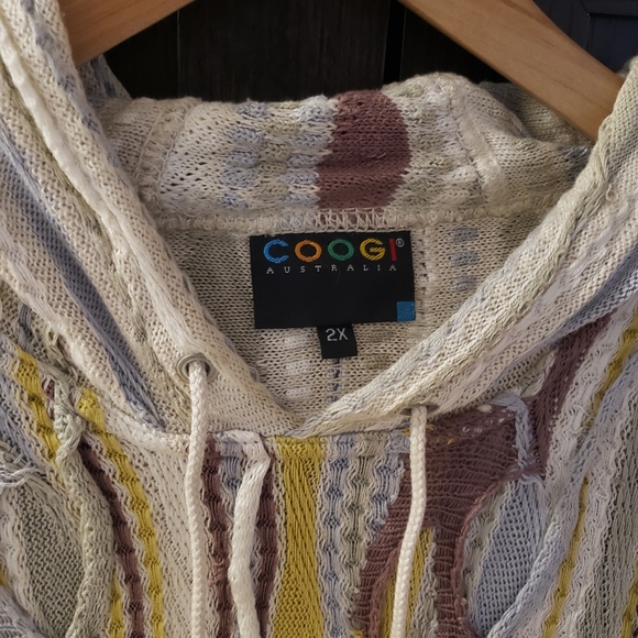 Coogi sweater with hood & doubled sided pocket - Picture 10 of 12